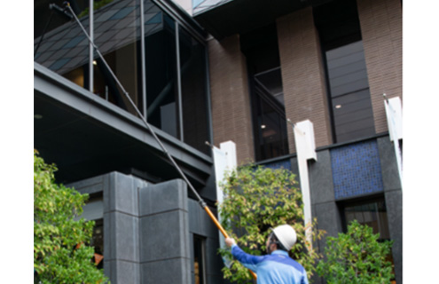 高所のガラスクリーニングもご相談ください。